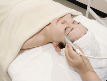 アンジュール(ANJOUR)の写真/【毛穴大洗浄でツルツルお肌を手に入れよう☆】ハイドラ毛穴洗浄で皮脂や細菌を除去してお悩み改善!!