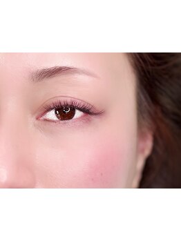 ナチュラル上品な目元にしたい