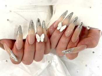 JuTia Nail by Live raise　京都市役所前の写真/イベントや特別な日の華やかデザインにも対応◎派手めネイルがお好きな方にも◎カラーも豊富にご用意♪