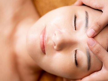 ブリリアン デイスパ 阪急西宮ガーデンズ店(BRILLIAN DAYSPA)の写真/水光ピーリングでターンオーバーを改善！内側から輝く水光肌に導くケア♪あなた本来の美肌へ！