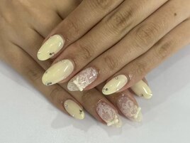 バターイエローレース