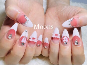 ムーンズ(Moon's)/