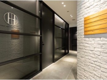 エイチ 淀屋橋店(H)/サロン入り口