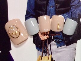 お花ブローチネイル