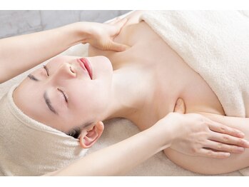 キャロリーヌ新宿店/ボディメイクリンパ　初回￥6600