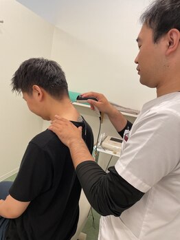 小松島坂口鍼灸整骨院/ハイボルト療法 (肩)