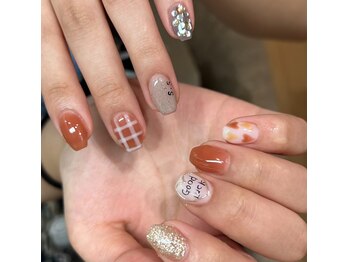 ネイルアンドアイラッシュスタジオ シュシュ(chouchou)/手書きチェック×ハート×推し