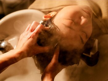 ルクラルテ(LUCRALTE)の写真/首肩を揉んでも戻る疲れに 頭から整えるケア