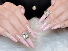 Eli Nails 新宿【エリネイルズ】《長さだし専門店/つけ放題/持ち込み/スカルプ》/グラデーション、キラキラ