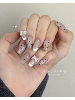 アディション(Addition)/Gray dot nail design