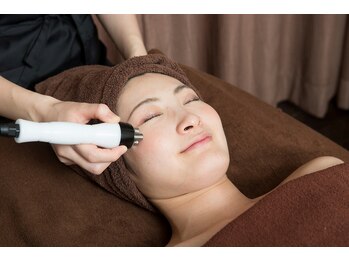 ナイン ビューティーアンドリラクゼーション(nine beauty & relaxation)/ハイパーナイフ(フェイシャル)