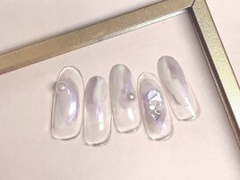 乳白色ネイル