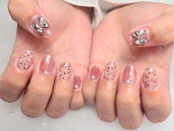 ネイルバイピヌ(nail by pinu)/定額デザインにパーツ追加