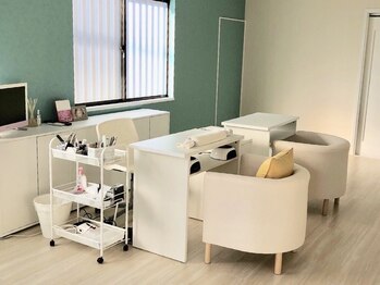 ネイルサロン アリル(Aril)の写真/初回オフ無料！ワンカラー￥3980☆続けやすい価格でいつでもキレイな手元のママに♪クーポンも多数ご用意◎