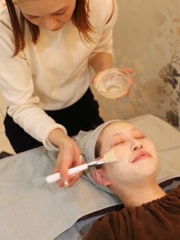 カマルスパラトゥ(KAMAL spa RATU)の写真/本気の肌質改善はお任せください！剥けないハーブピーリングで理想のツルスベ美肌へと導きます♪