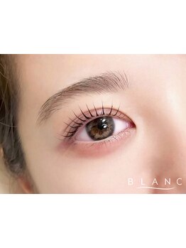 ナチュラル上品な目元にしたい