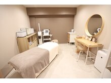 ココ ル メアリー アシヤ(COCO LE MARY ASHIYA)の雰囲気（施術室にはドレッサー完備、身支度を整えるまで個室を独り占め◎）