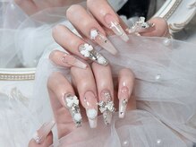 Eli Nails 新宿【エリネイルズ】《長さだし専門店/つけ放題/持ち込み/スカルプ》/キラキラ、つけ放題