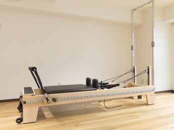 クロスピラティス(CROSS PILATES)の写真/【1対1×完全個室】本格的なマシンピラティス×トレーニングでしなやかなカラダへ♪初めての方にも◎