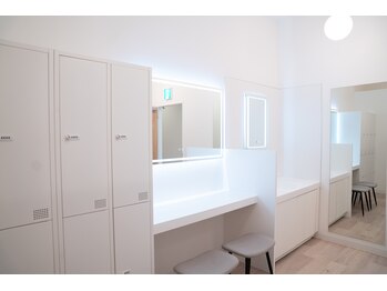 ラヴァンス(L'avance)/ロッカールーム 男女別