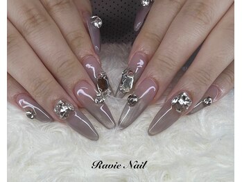 ラヴィ ネイル(Ravie Nail)の写真/【長さ出し1本～OK！】自爪が短い・折れた・形を整えたい方必見！理想のフォルムで指先を美しく魅せる。