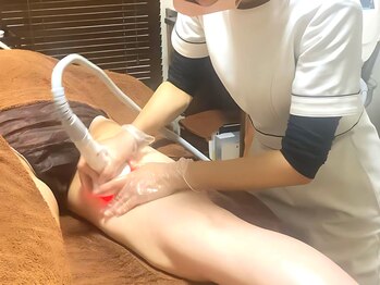 エステティックサロン リアス(Rias)の写真/【美脚＆美尻】むっちり太ももは優秀痩身マシンで徹底燃焼&分解！下半身のむくみやお肉が気になる方に◎