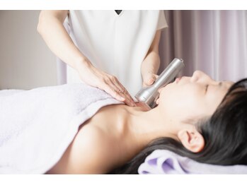 レーヴリゼ(Revelise)/デコルテケアで首周りの血流UP