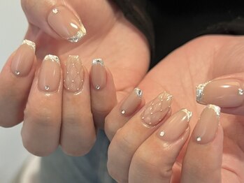 リット バイ セブンルックス 大宮東口店(Lit by 7LOOKS)の写真/つい周りに自慢したくなるようなワンランク上のネイルは当店にお任せ♪ナチュラル可愛い指先が叶います◎
