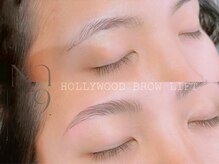 眉毛の印象が薄い方、疲れた印象に見えやすい方にオススメ。ハリウッドブロウリフト（眉毛パーマ）