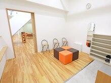 寝屋川まこと整骨院の雰囲気(待合スペース)