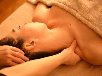 kaifuku salon reflet【ルフレ】の写真/もう限界…と感じる重だるい首・肩をスッキリ解消!肩甲骨周りをじっくり解きほぐし、「自分にご優美」を◇