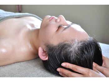 静リトリートの写真/じんわり温かいホットストーン×深層リンパケア。とろけるような心地よさで溜まった疲れ＆コリを芯から解放