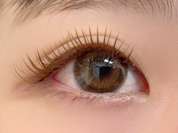 ラニカイ(LANIKAI)の写真/軽量,柔らかく,モチの良さ&自然なつけ心地★持続力もUP!ナチュラル好きにはカラーエクステまつげパーマも◎