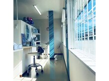 メイクブースにてお似合いのメイクを提案させていただきます