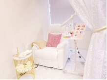 ダイヤモンドビューティー(DIAMOND BEAUTY)/素敵なソファーで白い歯に！