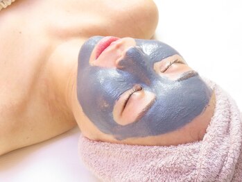 プライベートアトリエ 代官山/磁気パックで毛穴スッキリ&美白