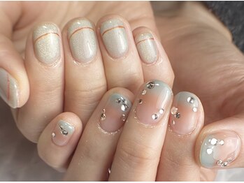 クロレ(Nail Salon COLORE)/ちぐはぐネイル 担当:粥川