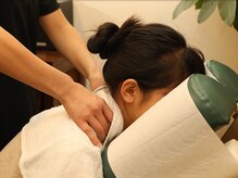 満足館 神戸元町商店街店 アイカ(Aika)/肩首を重点にほぐし