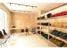 ネイビー鍼灸指圧治療院 那覇久米店(NAVY鍼灸指圧治療院)/待合スペース