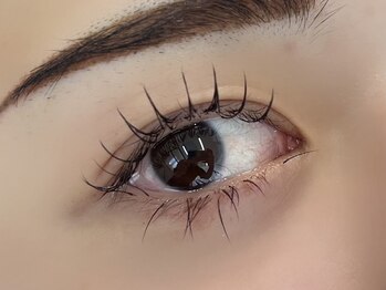 エムドットアイサロン(M. eye salon)の写真/【自まつ毛が少ない方・目力が欲しい方に◎】フラットラッシュでお顔の印象を華やかに☆
