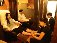 満足館　Aika Spa 神戸新長田店【もみほぐし/リンパマッサージ/ヘッドスパ/肩こり】の雰囲気（ペアでのご利用も大人気です◎お気軽にご来店ください♪）