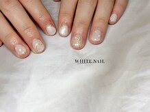 ホワイトネイル(WHITE NAIL)/持ち込み/ミラーアート/パラ