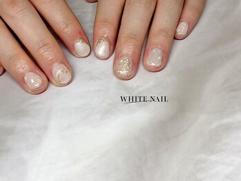 ホワイトネイル(WHITE NAIL)/持ち込み/ミラーアート/パラ