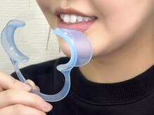 ホワイトニングバー 心斎橋オーパ店/マウスオープナー装着