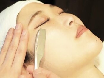 ヒロ ギンザ ヘアーサロン 銀座店 本店(HIRO GINZA HAIR SALON)の写真/プロによるシェービングで毛穴までスッキリ♪新生活や入学式で好印象な美肌へ★毛穴レスな素肌で清潔感UP♪