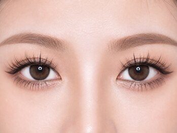 リフィール 一番町店(ReFeel)の写真/流行の束感で圧倒的目力★【フラットラッシュ×バインドロック】密度UPで盛れる上品な華やか顔に♪