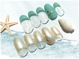 ストライプビジューネイル