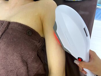 ソワン(SOIN)の写真/1秒間に10ショットの連続照射で全身脱毛も素早く完了◎SHR×IPL脱毛で産毛も濃い毛もスッキリ♪