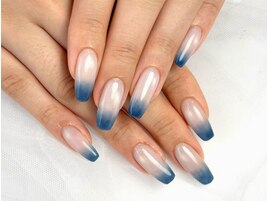 ブルーグラデ／透明感ネイル