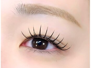 リアシー 大みか店(Liacil)の写真/【初めての方も大歓迎】”理想のデザイン”をプロが実現!パリジェンヌ・まつげパーマ・エクステまでお任せ!